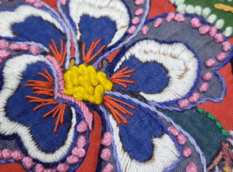 Flor central com miolo
